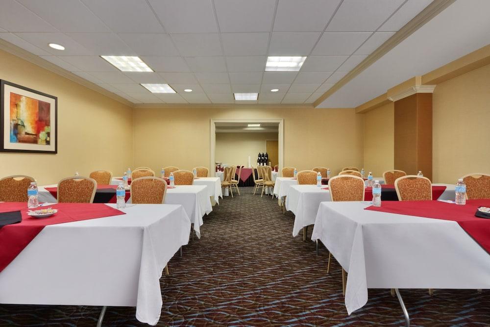 Comfort Inn & Suites Glen Mills - West Chester מראה חיצוני תמונה