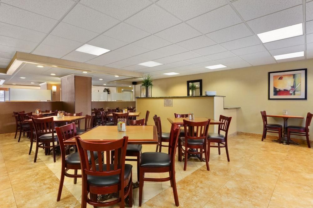 Comfort Inn & Suites Glen Mills - West Chester מראה חיצוני תמונה