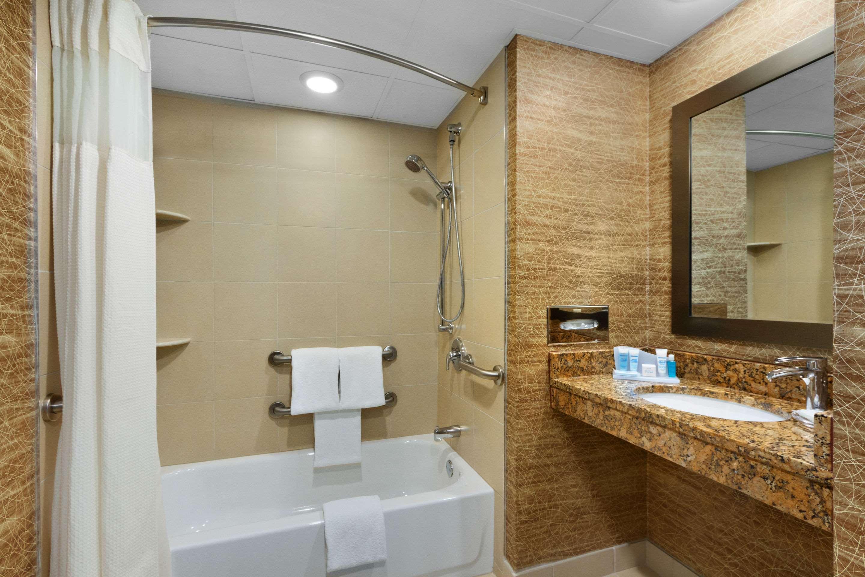 Comfort Inn & Suites Glen Mills - West Chester מראה חיצוני תמונה