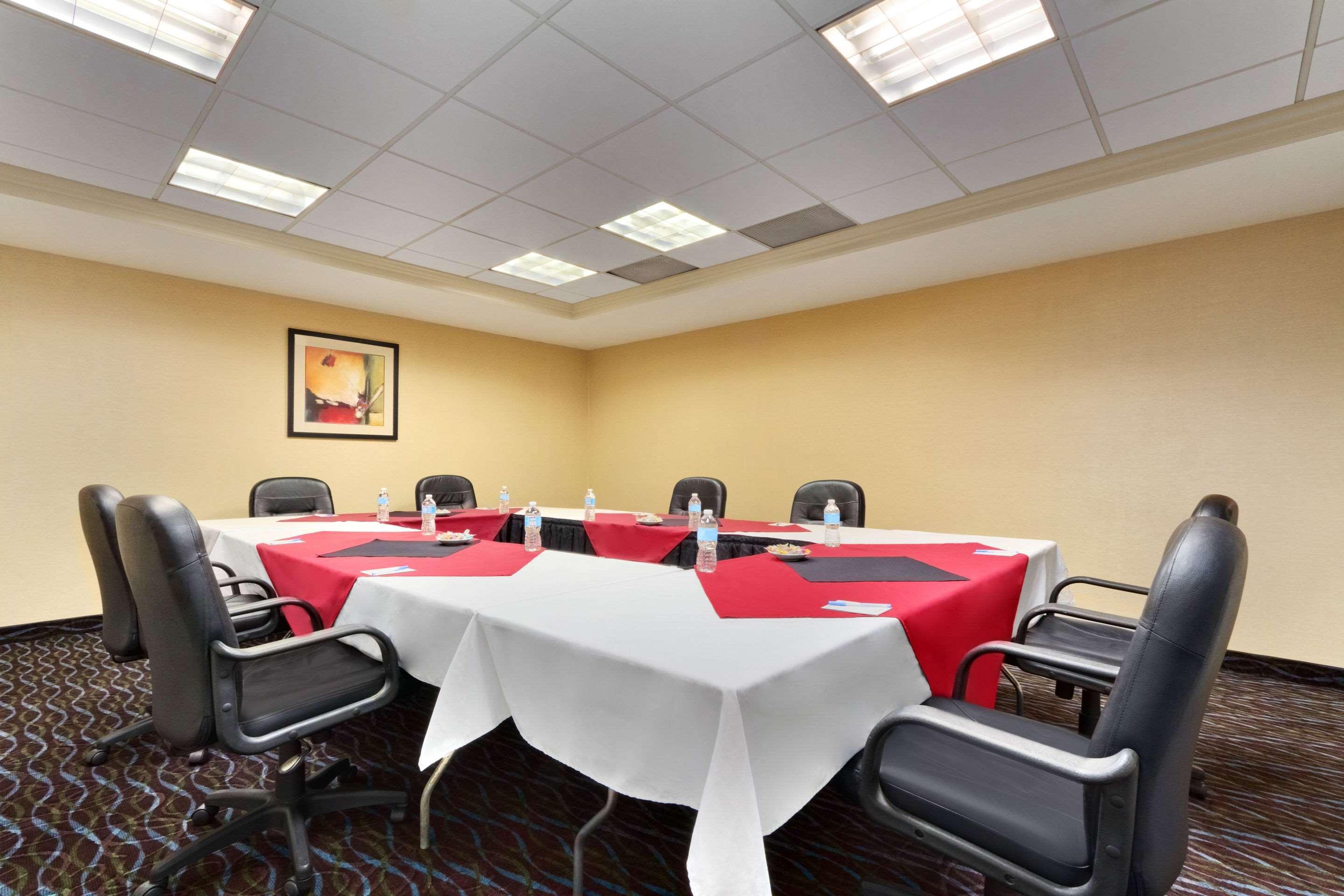 Comfort Inn & Suites Glen Mills - West Chester מראה חיצוני תמונה