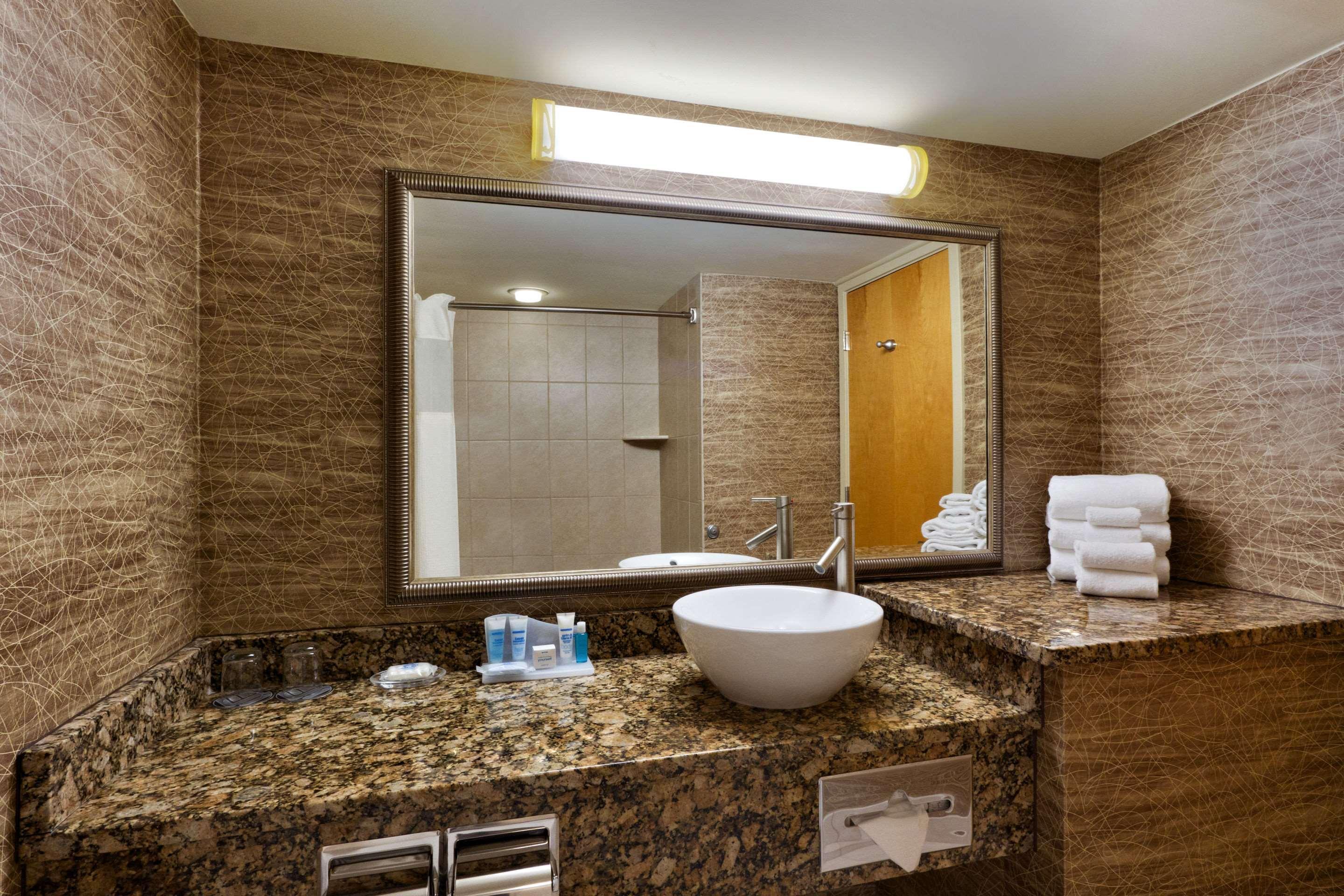 Comfort Inn & Suites Glen Mills - West Chester מראה חיצוני תמונה