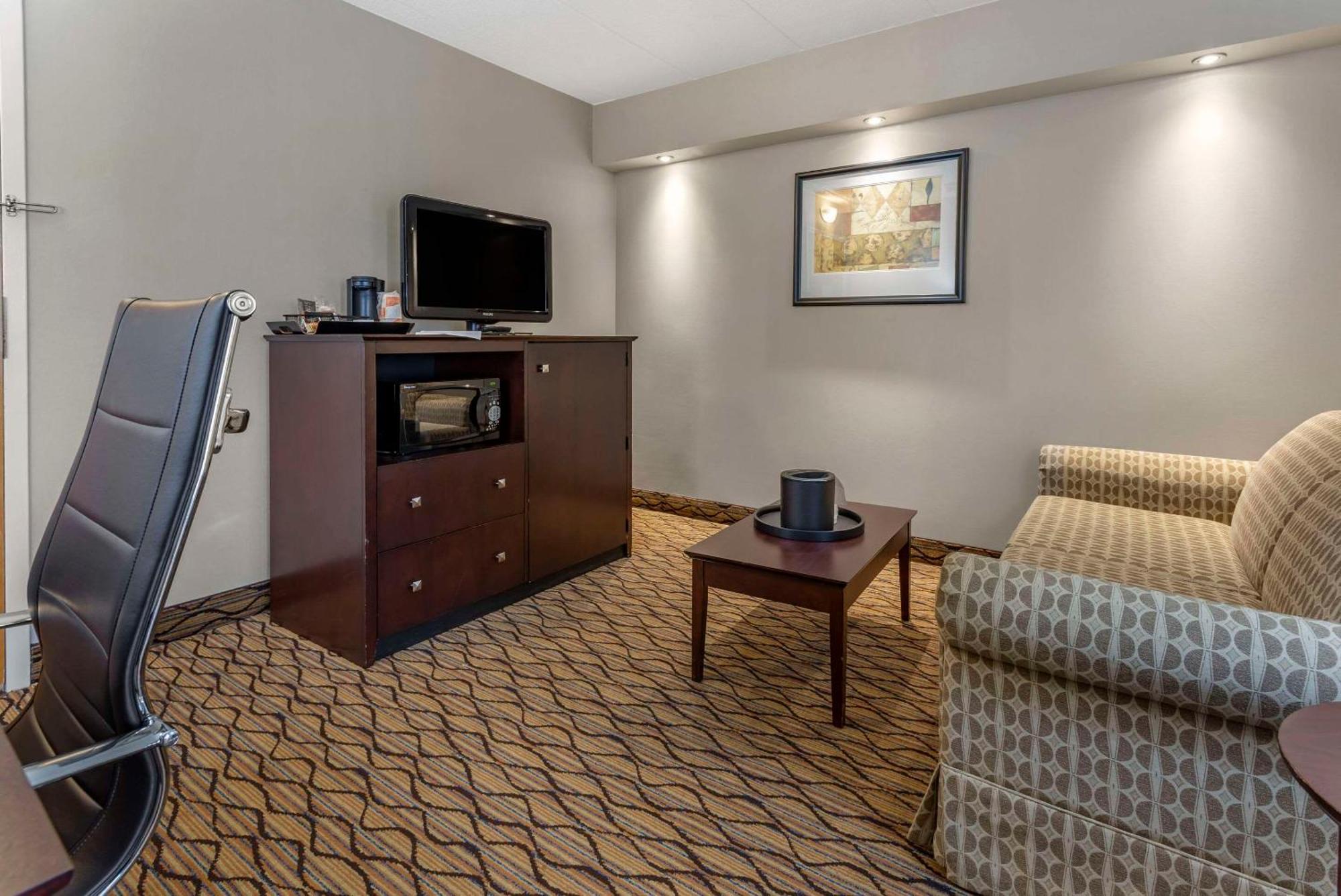 Comfort Inn & Suites Glen Mills - West Chester מראה חיצוני תמונה